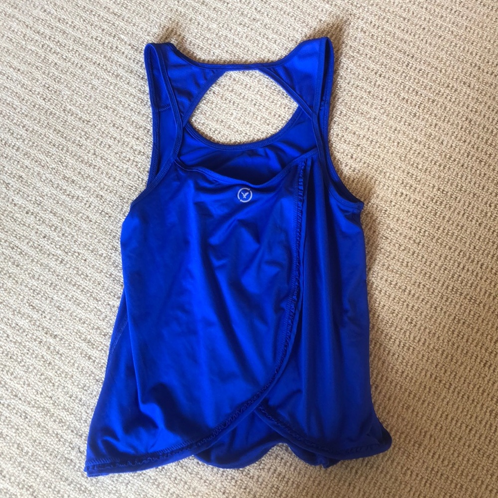 Workout top - Picture 2 of 4